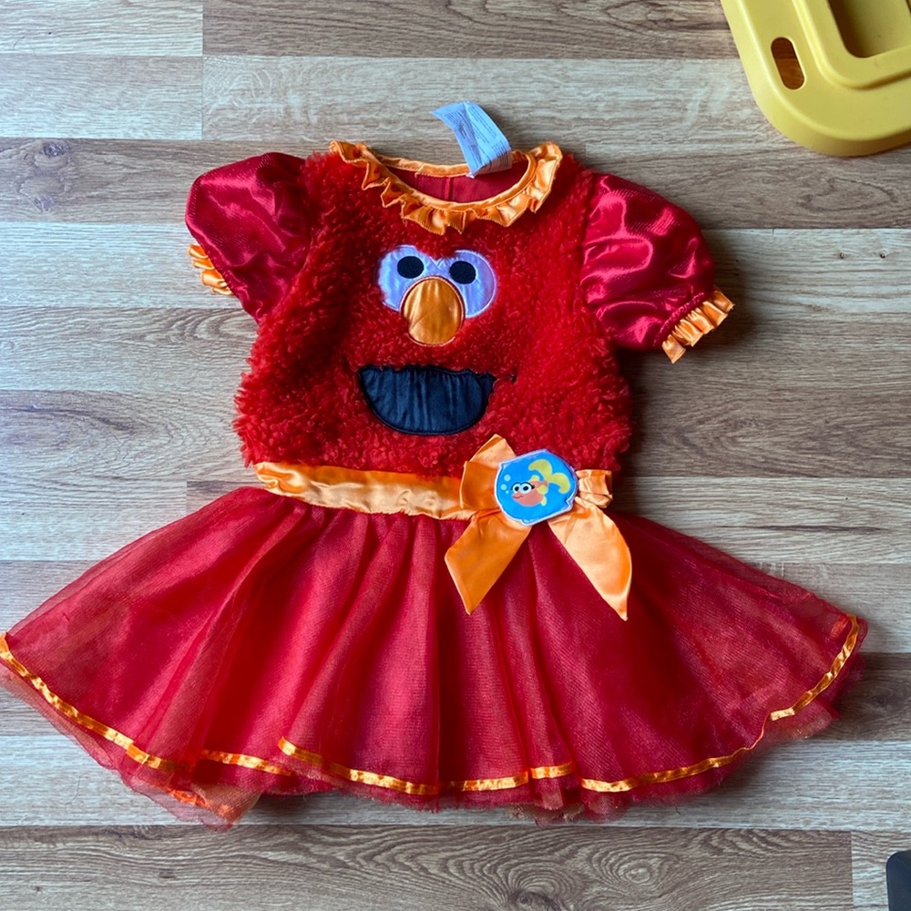 Elmo costume. Dress only!